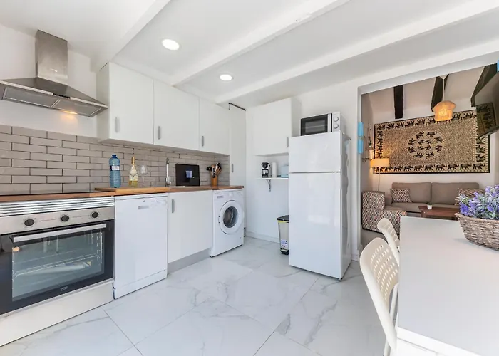 Petra, Mis Casitas Dénia