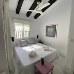 Petra, Mis Casitas