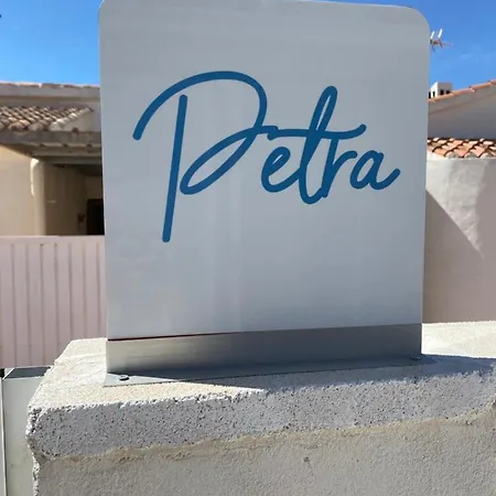 Petra, Mis Casitas * Dénia